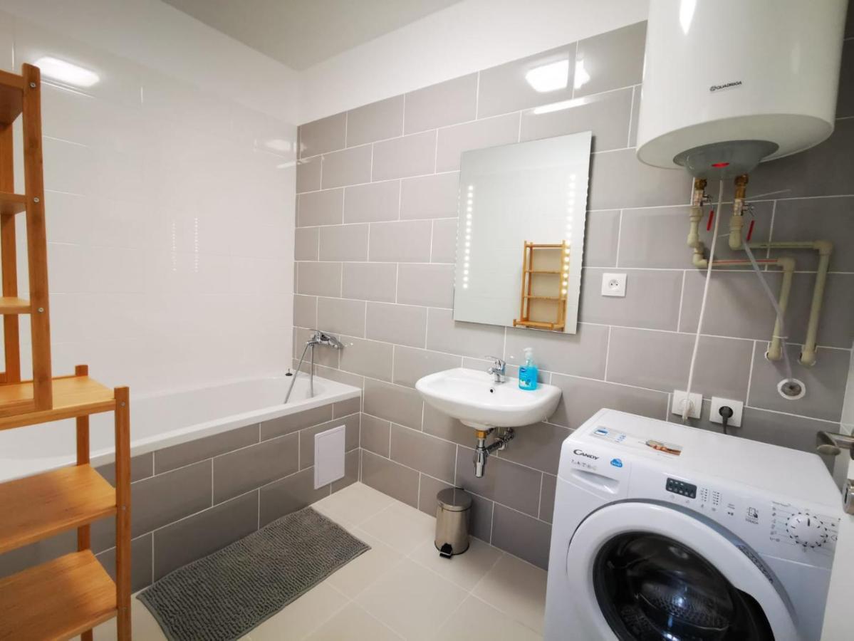 Relax And Sun Apartment Dunajska Streda Luaran gambar