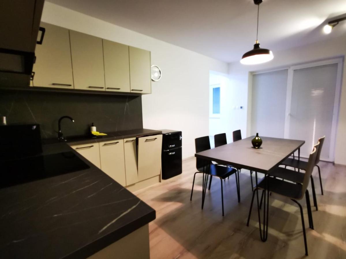 Relax And Sun Apartment Dunajska Streda Luaran gambar