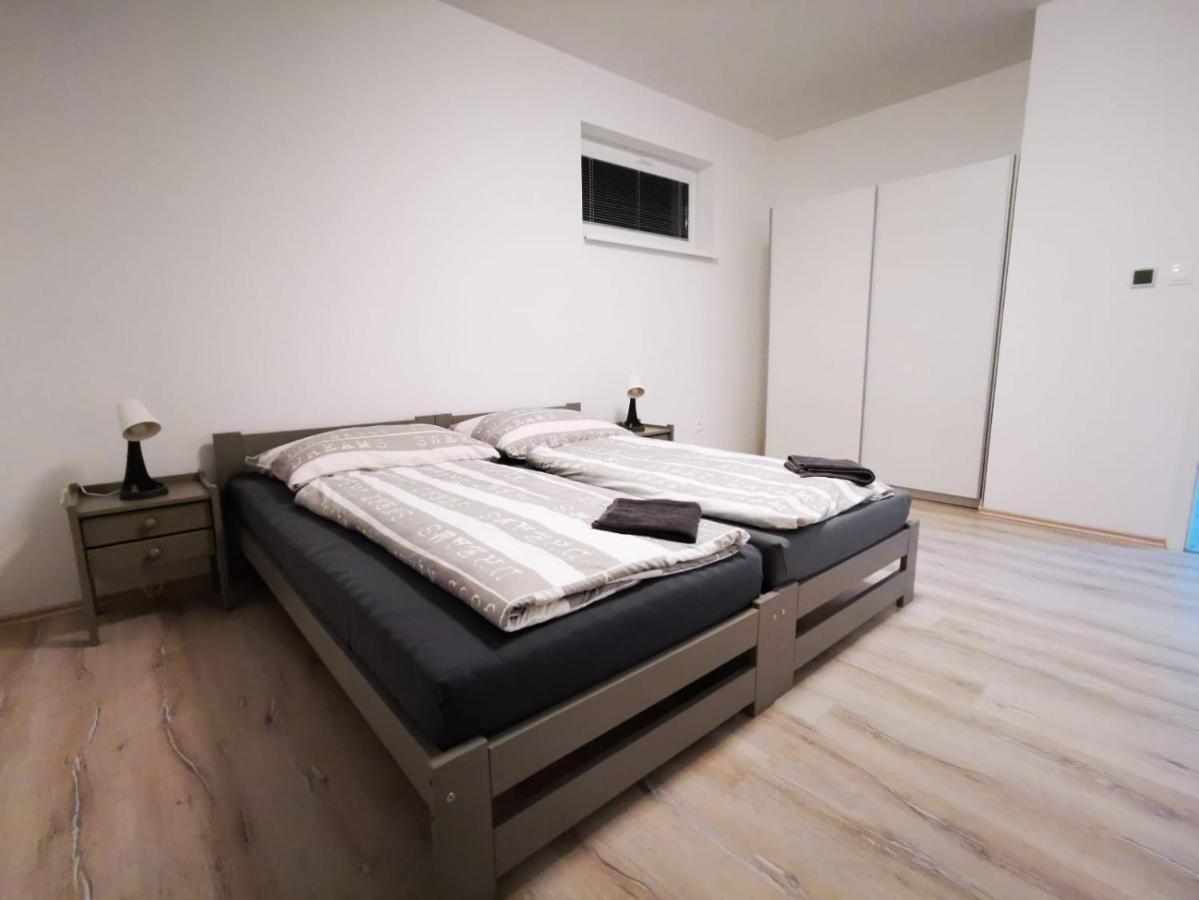 Relax And Sun Apartment Dunajska Streda Luaran gambar