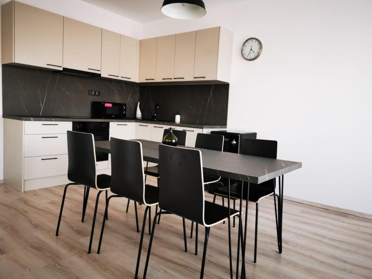 Relax And Sun Apartment Dunajska Streda Luaran gambar